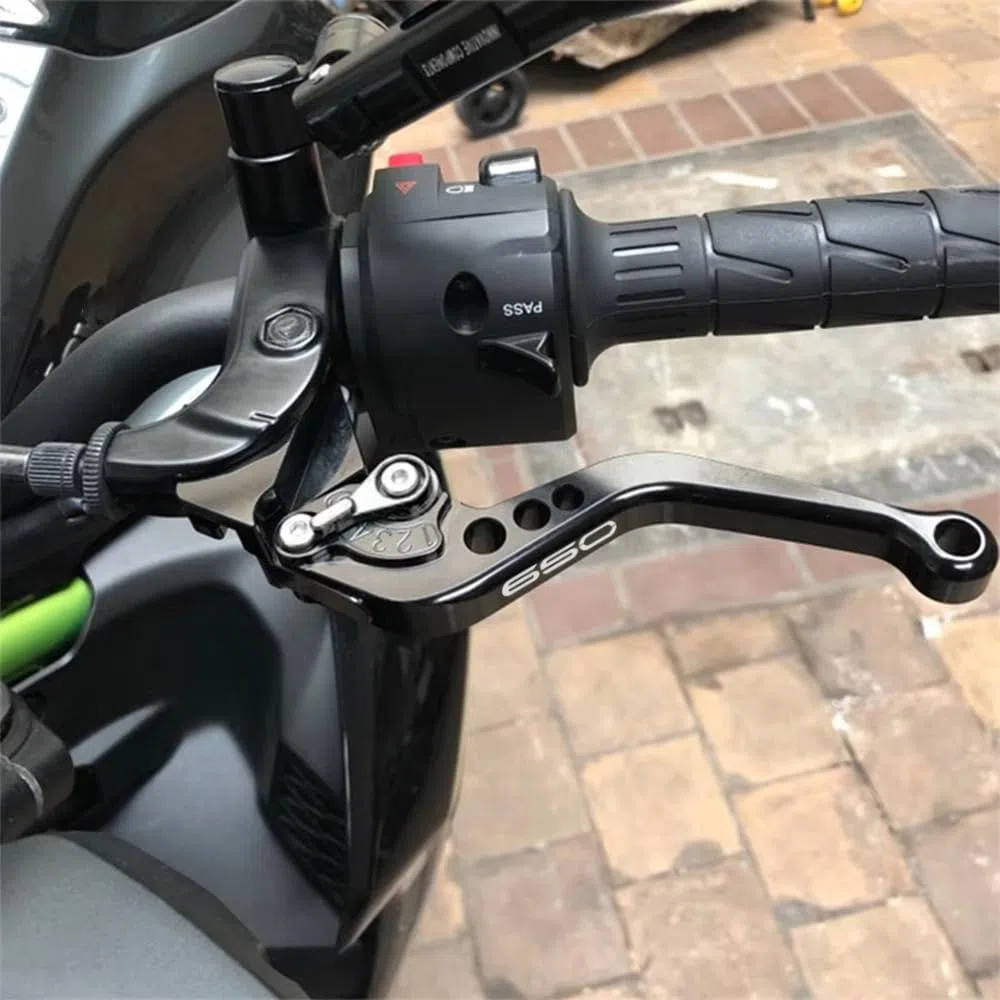 Leva freno e frizione per moto accessori per kawasaki Z900 Z 900 2025 2026 Ultimi modelli con comando regolabile Z900 2025 Accessori Set leve frizione e freno (Nero)