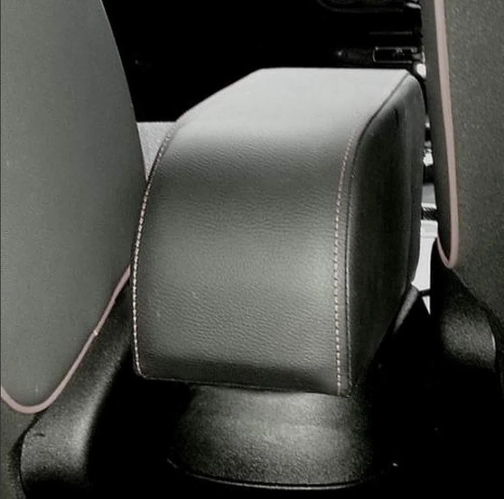 Drive Design Bracciolo Compatibile per 500X Ecopelle Nero con Cuciture Bianche Regolabile in Lunghezza Armrest bracciolo 500 X