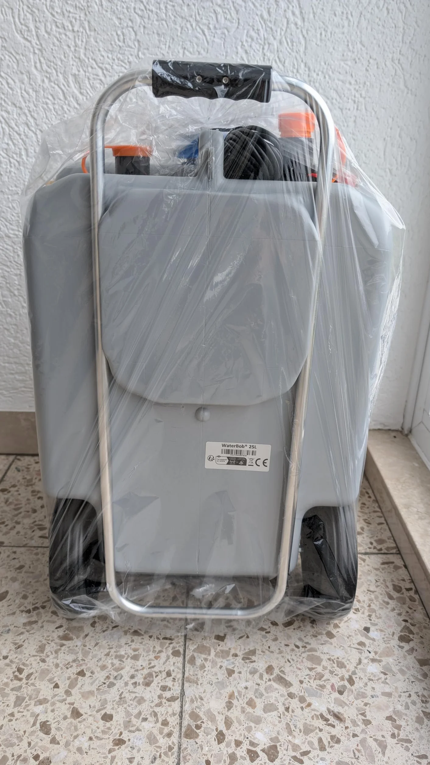 WaterBob, Serbatoio d'acqua arrotolabile con pompa da 12 Volt, grigio, lunghezza 50 cm, larghezza 32 cm, altezza 30 cm (in piedi)