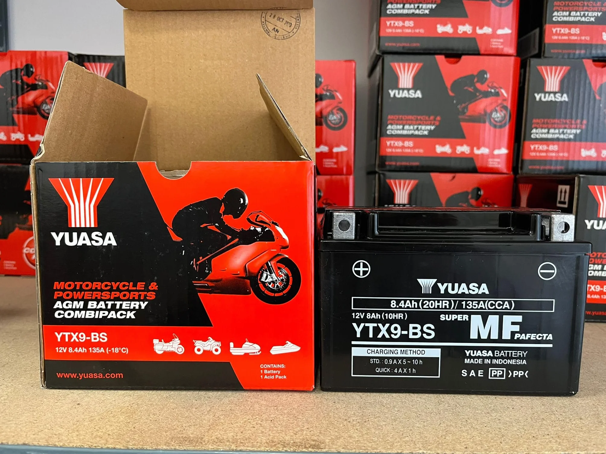 Batteria moto Yuasa YTX9-BS - Senza manutenzione - 12 V 8 Ah - Dimensioni: 150 x 87 x 105 mm compatibile con Kymco MXU 50 2006-2010